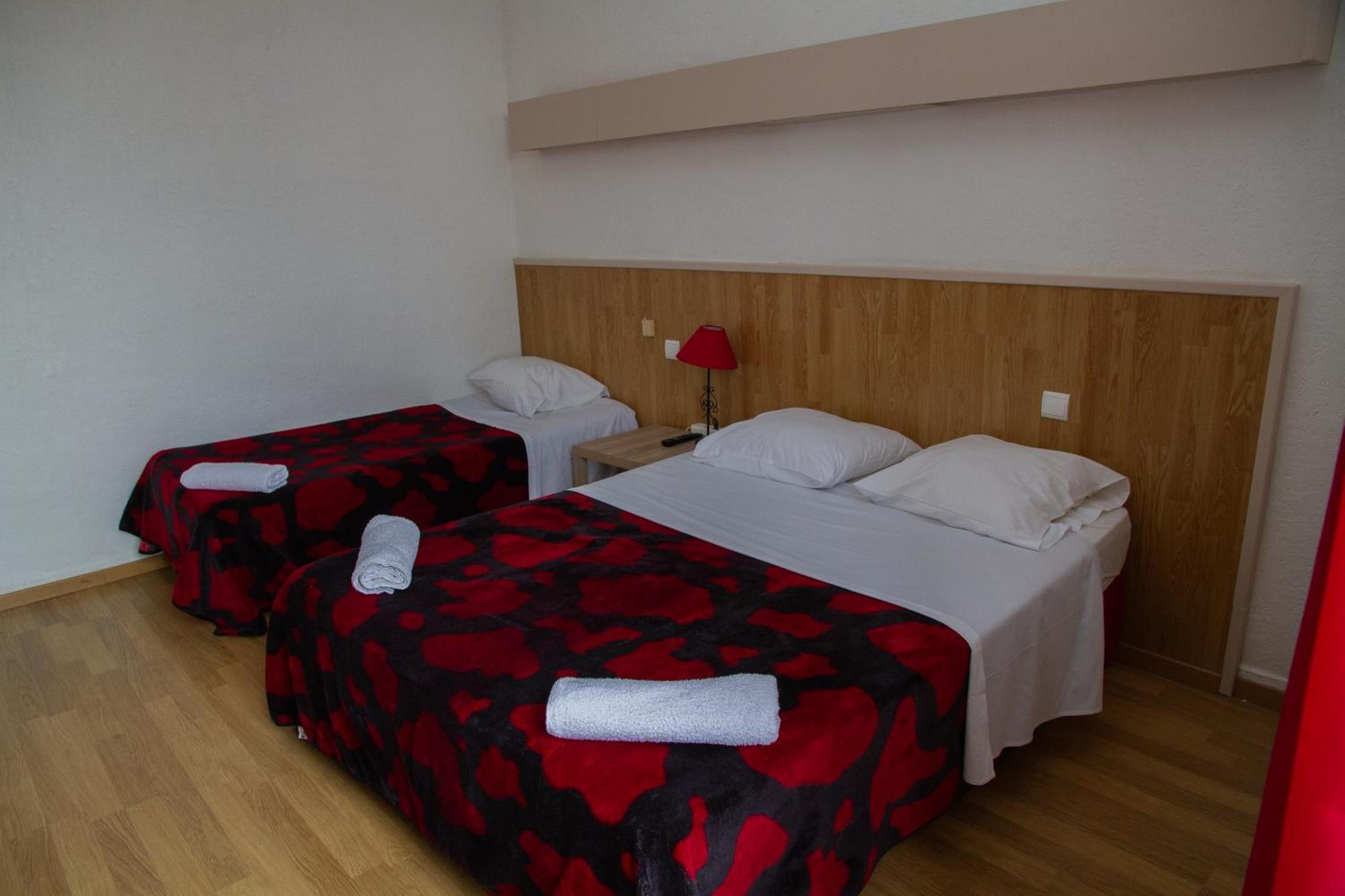 Hotel Durand Le Patio อาเลส ภายนอก รูปภาพ