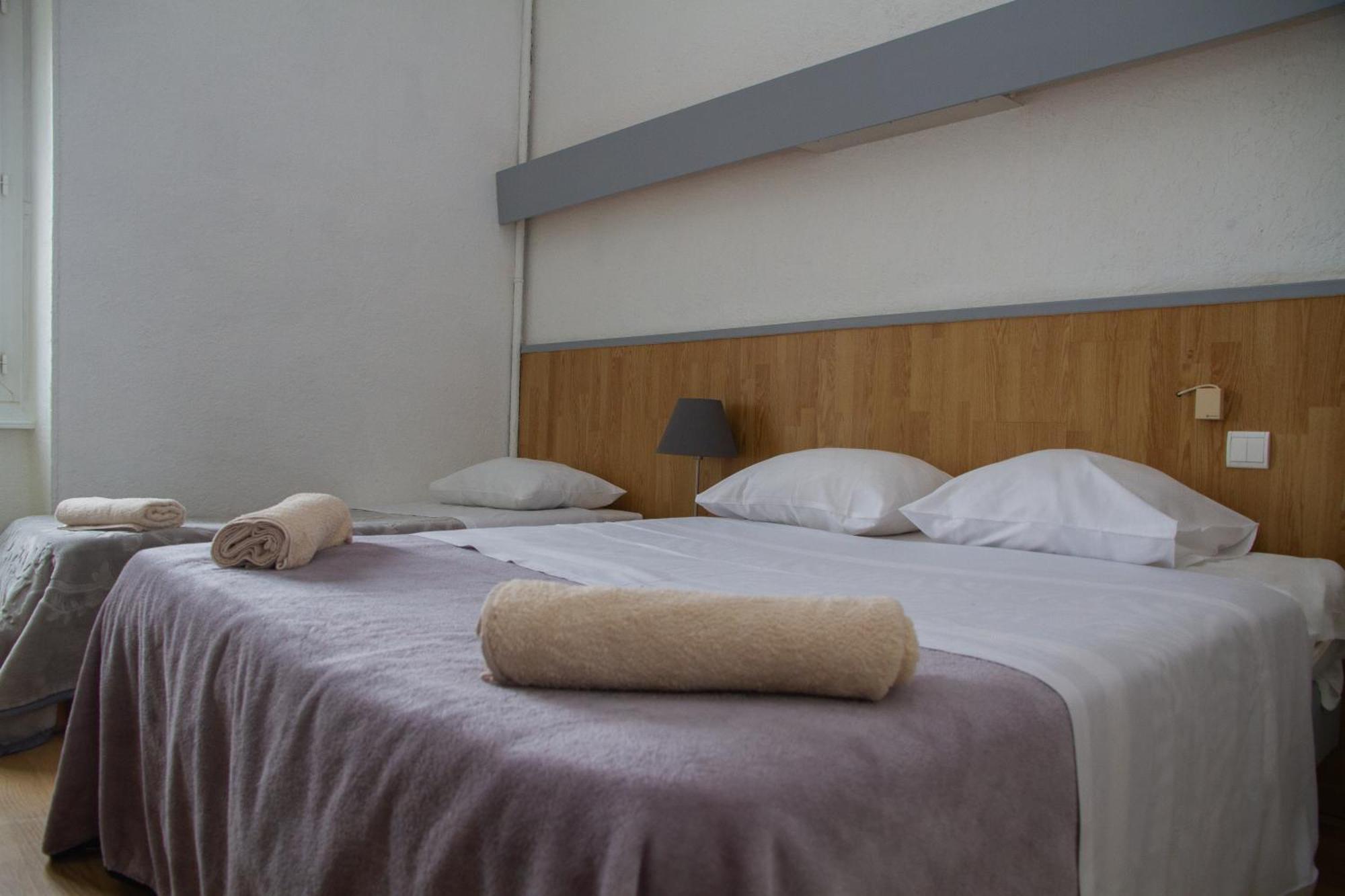 Hotel Durand Le Patio อาเลส ภายนอก รูปภาพ
