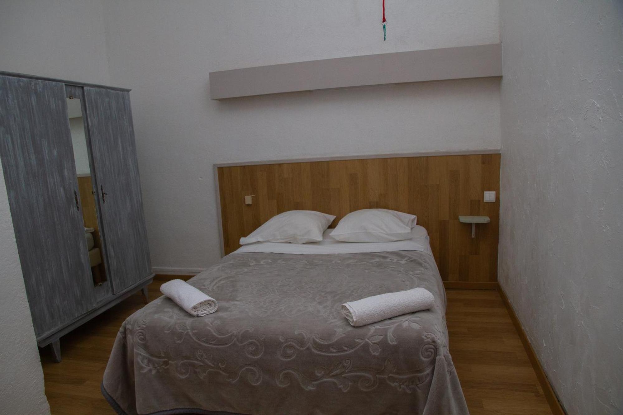 Hotel Durand Le Patio อาเลส ภายนอก รูปภาพ
