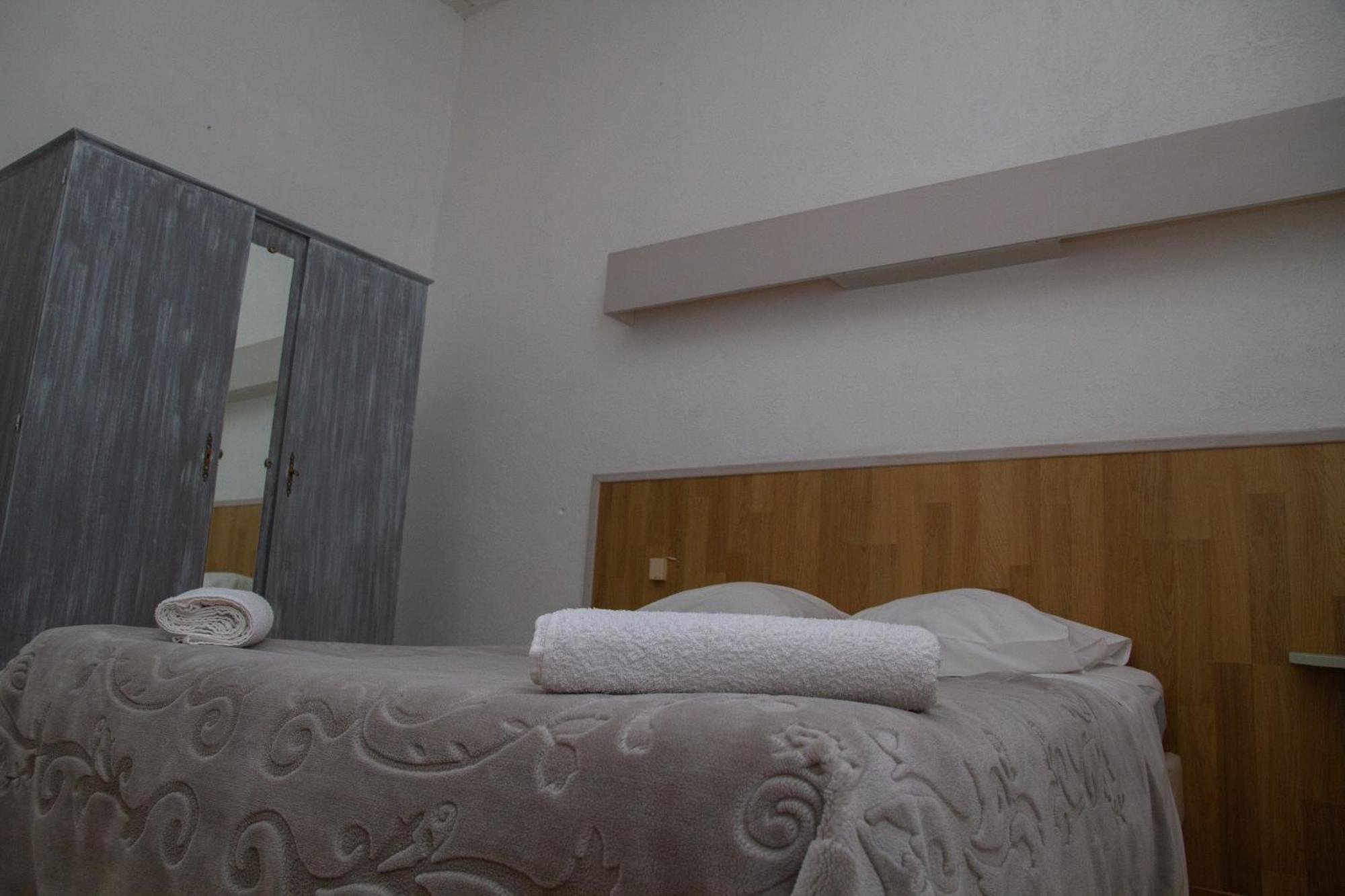 Hotel Durand Le Patio อาเลส ภายนอก รูปภาพ