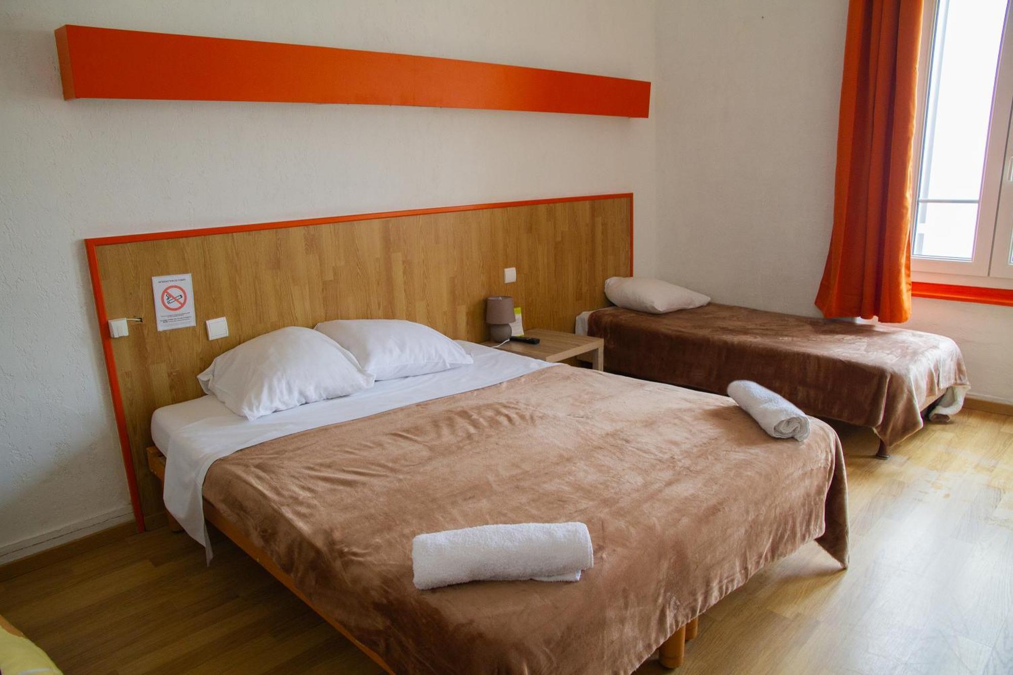 Hotel Durand Le Patio อาเลส ภายนอก รูปภาพ