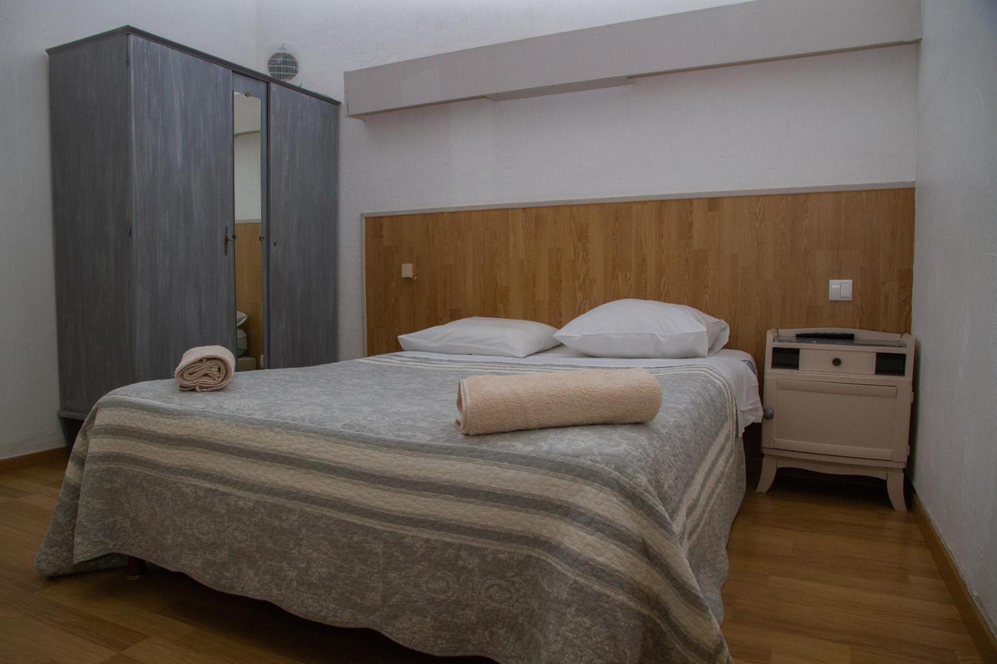 Hotel Durand Le Patio อาเลส ภายนอก รูปภาพ