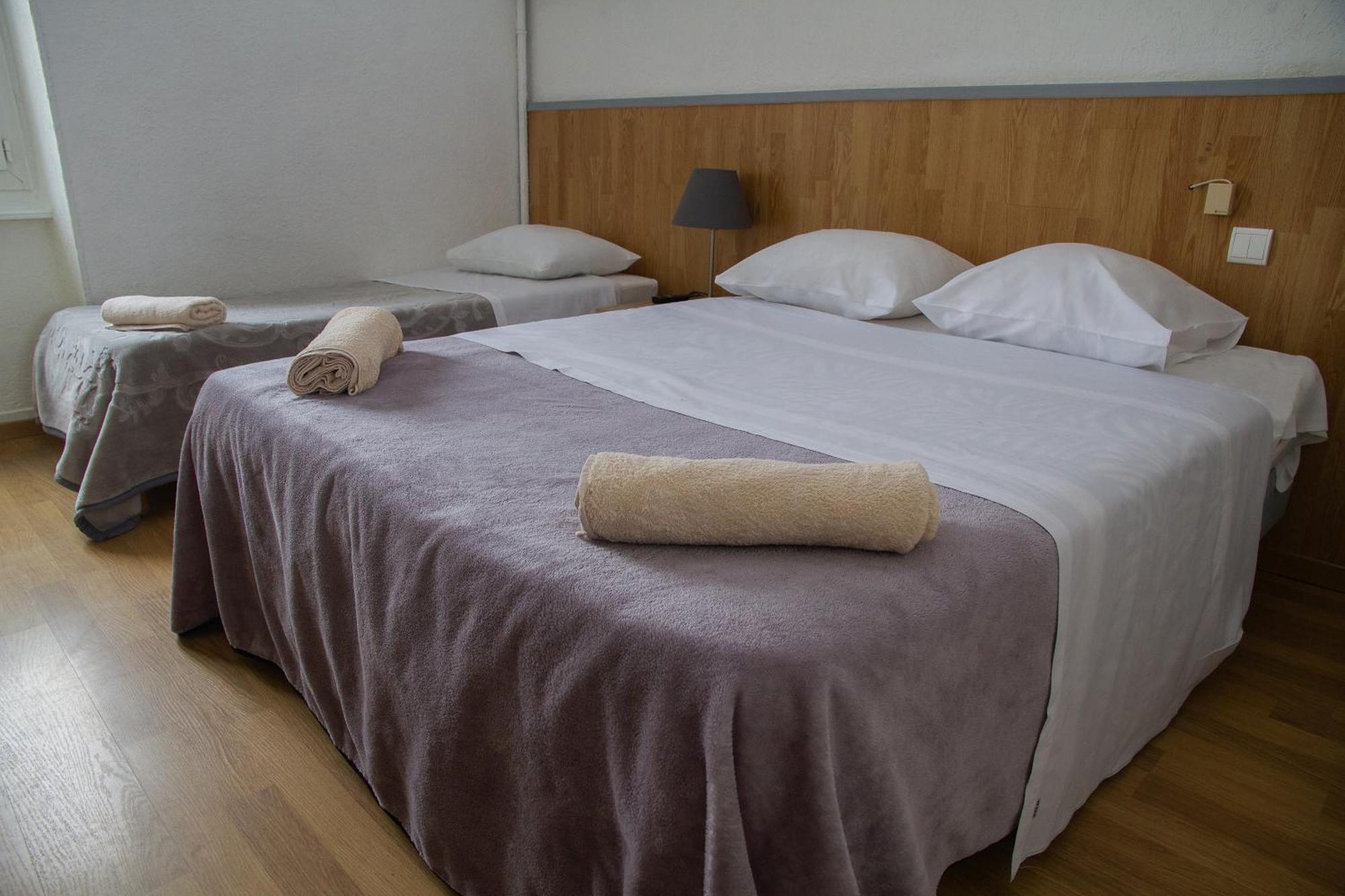 Hotel Durand Le Patio อาเลส ภายนอก รูปภาพ